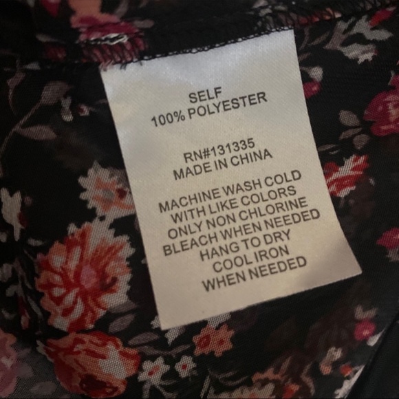 SOCIALITE Sheer Button Up with Back Cutout Top Size M - Picture 4 of 8